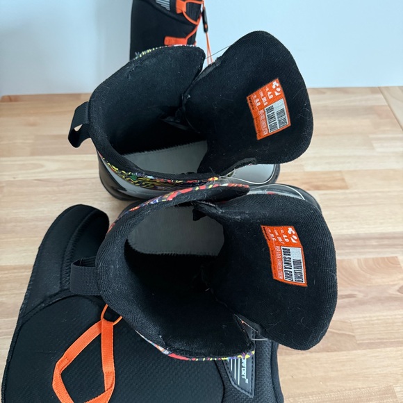 ThirtyTwo Youth Lashed BOA Santa Cruz Snowboard Boots, Youth Size 4 - Picture 8 of 11